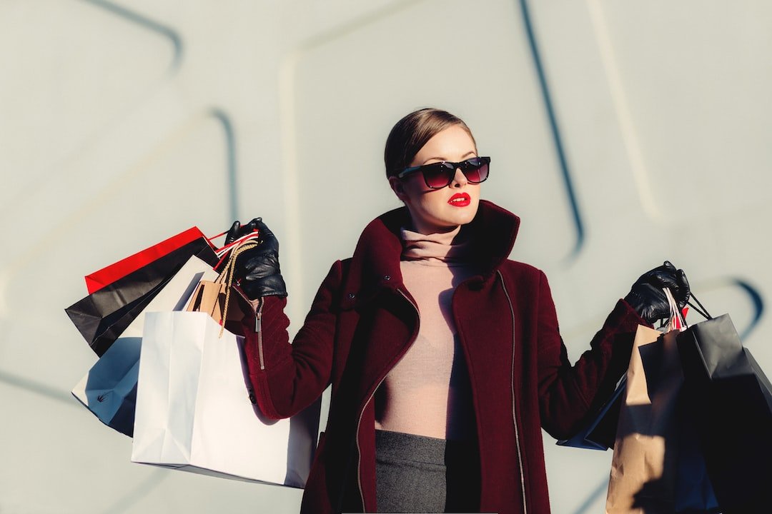 The Style Conscious Individual's Take on the Hottest Designer Spectacles - Customized Prescription Sunglasses and Spectacles